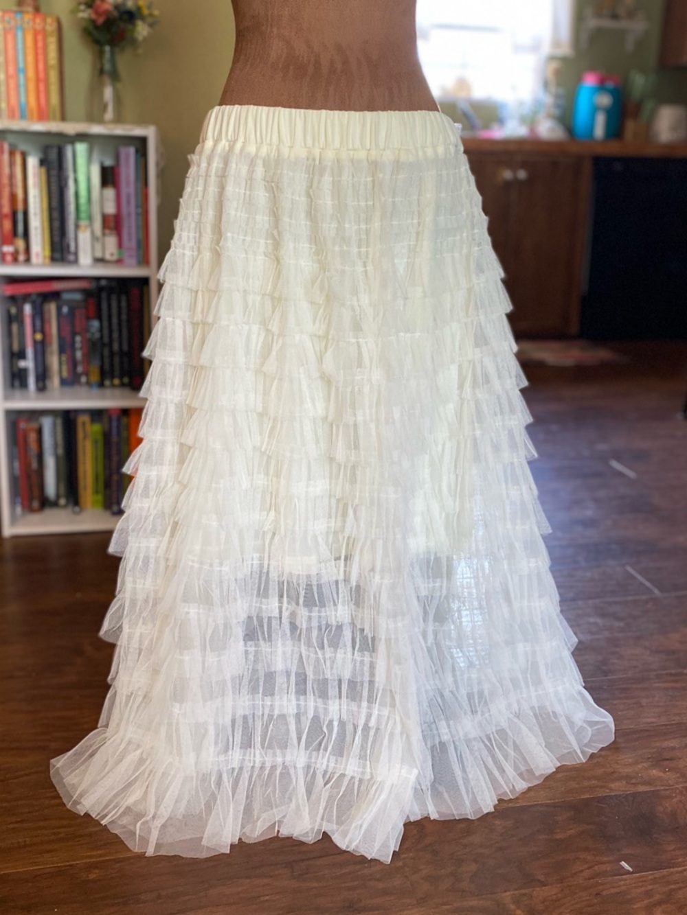 Romantic ruffle cream layer maxi skirt